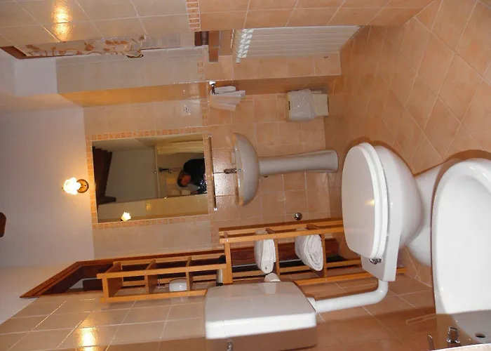 农家乐 Aurora 古比奥